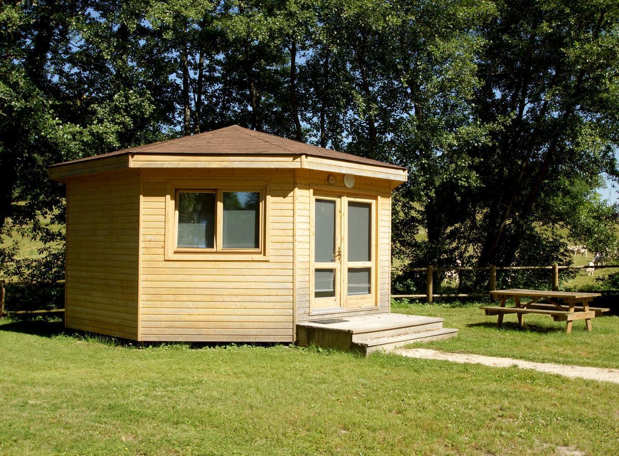 Отель Le Petit Robinson Champvert Экстерьер фото